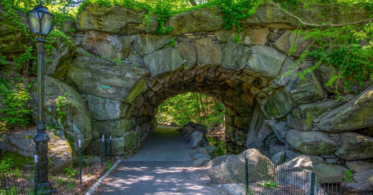 Huddlestone Arch